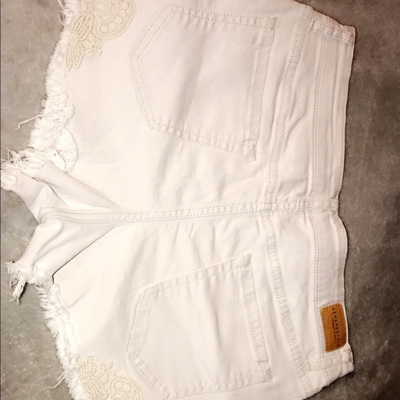 Aeropostale white shorts - Picture 4 of 4